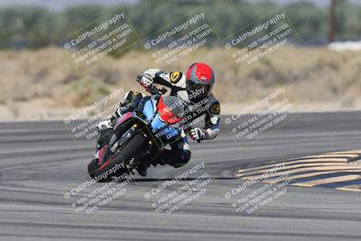 media/Oct-13-2025-Moto Forza (Mon) [[a66d839500]]/3-B Group/Session 3 (Turn 16)/